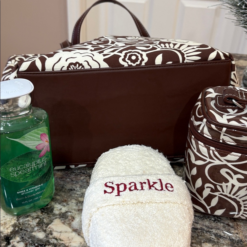 NWT Bath&Body 4 PC Set - Picture 8 of 9